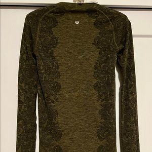 Lululemon swiftly tech long sleeve shirt
